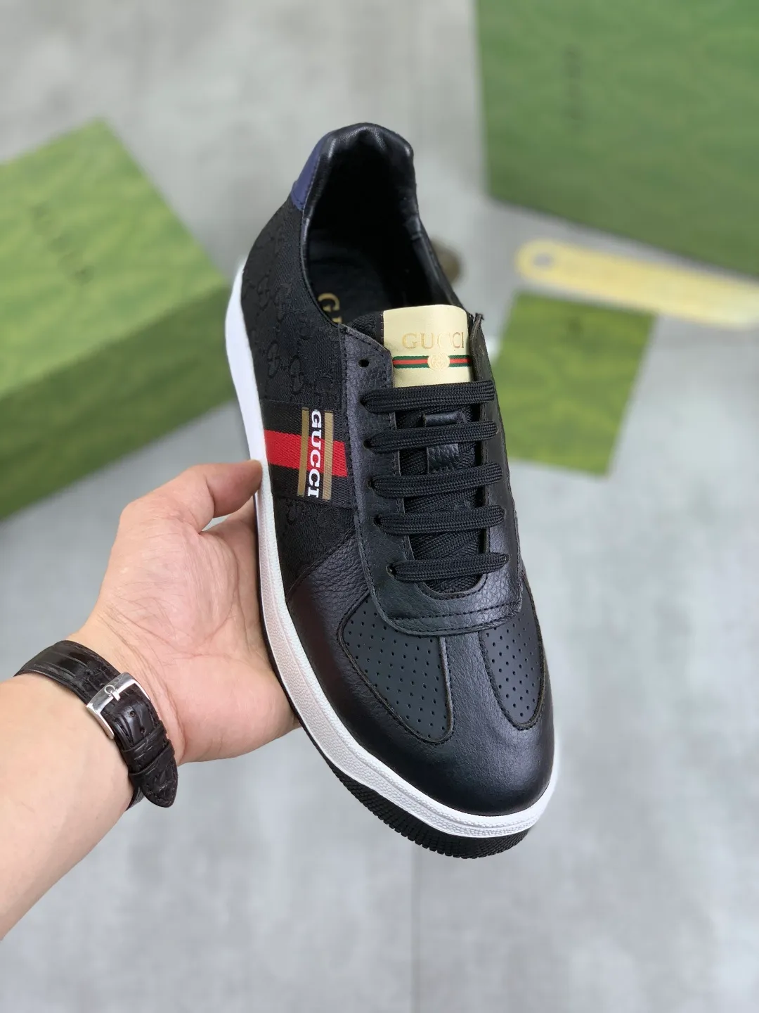 Men's shoes 💰P400💰【New model】 🆘 The latest model from Gucci official website 🎁 Classic casual and fashionable men's shoes 👟 Hot model 💥 Simple and elegant style, exclusive for trendy men. Unique latest brand elements from the official website 👑 Original Gucci decoration, fashionable and generous, made of original soft calfskin fabric ➕ Comfortable soft pigskin lining ✅Wear-resistant rubber outsole designated on the official website_Full of elasticity, the classic model taken at the counter 🎬Color: 4️⃣colors available😍Number of codes: 38-44 (45 46 customized)